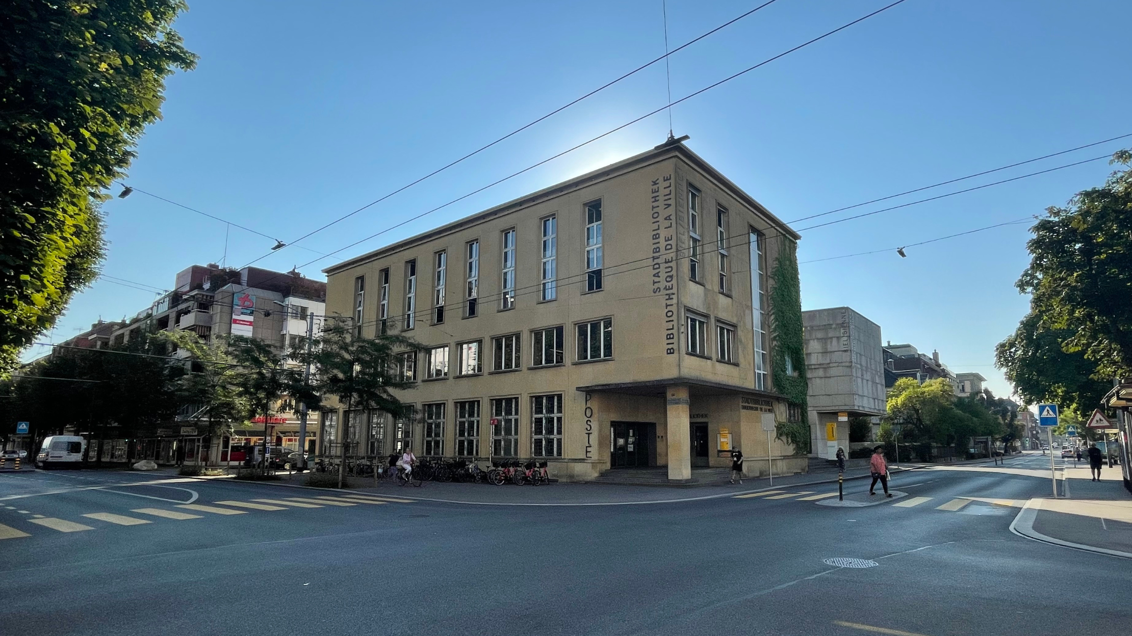 Bibliothek Sommer slider